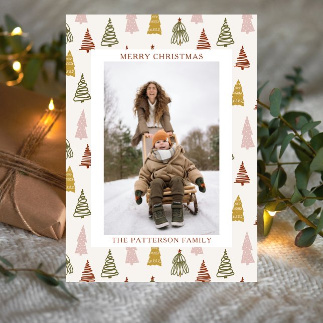 Cartão De Festividades Boho Hand Desenhou Pinheiros De Madeira De Inverno (Criador carregado)