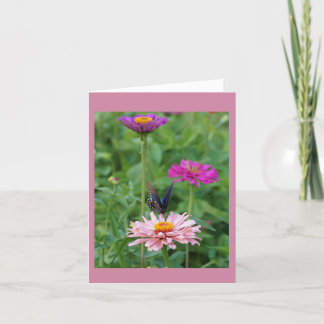 Cartão De Festividades Borboleta no jardim