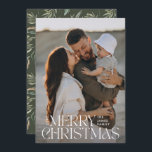 Cartão De Festividades Botânica verde-oliva mínima elegante<br><div class="desc">Imagem elegante,  fotografia moderna e mínima,  de cor natural verde-oliva,  tipografia botânica com cor verde-d'água,  carta chata de Natal.</div>