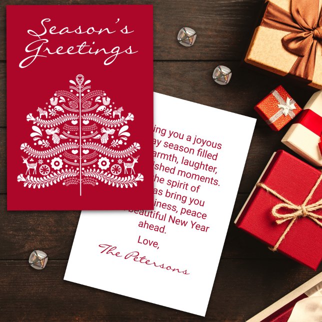 Cartão De Festividades Branco sobre a Árvore Nórdica de Natal Vermelha Es (Criador carregado)