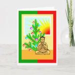 Cartão De Festividades Buda Natal com Árvore<br><div class="desc">Budistas têm bom senso de humor, não se preocupem. Esta legal fotografia do Buda em meditação feita por uma árvore de Natal faz um cartão de feriado excelente! Adicione texto em qualquer fonte ou cor, altere a cor do plano de fundo e divirta-se com esta. As cartas fazem os cartões...</div>