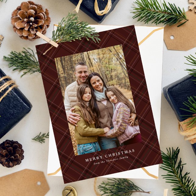 Cartão De Festividades Burgundy plaid classic traditional Christmas photo (Criador carregado)