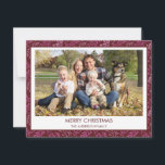 Cartão De Festividades Burgundy Red Leaf Patterno Simples Feliz Natal<br><div class="desc">Burgundy Red Leaf Pattern Simples Cartão com fotos Feliz Feriado de Natal. A imagem e o nome da família podem ser substituídos neste simples e elegante Cartões de foto de Natal da Família.</div>