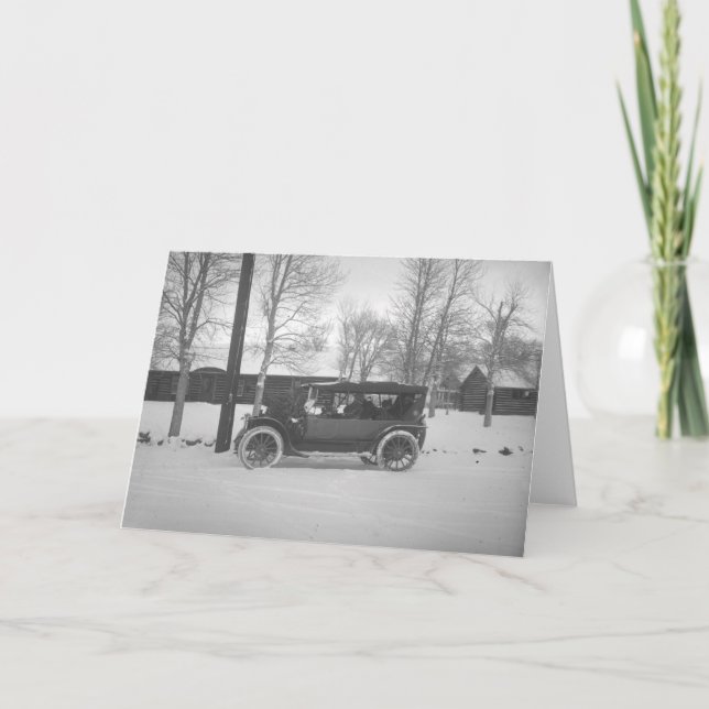 Cartão De Festividades Carro com uma árvore de Natal amarrada à capa (Frente)