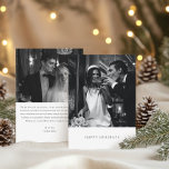 Cartão De Festividades Casamento de Foto em Branco Negro Moderno Minimali<br><div class="desc">Um cartão de feriado moderno e elegante com seu retrato preto e branco favorito acima de um cartões de natal de serifa clássico editável. O layout minimalista permite que suas fotos (frente e verso) brilhem, enquanto a mensagem personalizável no verso é perfeita para compartilhar uma nota pessoal ou uma atualização...</div>