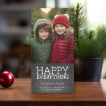 Cartão De Festividades Chalkboard - Feliz Tudo Uma Foto Vertical<br><div class="desc">Feliz Tudo! Uma Trendy e Sábica Saudação de Feliz Natal com uma imagem vertical. Pode ser usado para o feriado de dezembro ou realmente qualquer celebração. Crédito Fotográfico: Fotografia © Storytree Studios,  Stanford,  CA</div>