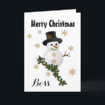 Cartão De Festividades Chefe - Feliz Natal - boneco de neve/azevinho<br><div class="desc">Envie seus cumprimentos do Natal e do ano novo a seu chefe neste cartão digital doce da arte de um boneco de neve que guardara o azevinho e cercado por flocos de neve dourados. Você pode usar o cumprimento interno ou adicionar seus próprios sentimentos do feriado. ©SmudgeArt - Madeline M...</div>