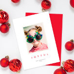 Cartão De Festividades Chic Minimalist Type JOYFUL Christmas One Photo<br><div class="desc">Este elegante e minimalista cartão com fotos de férias permite que sua foto realmente brilhe! Na frente há uma saudação que simplesmente diz "JOYFUL" em vermelho, mas que é editável para que possa ser mudado para qualquer coisa que você quiser (FELIZ, BLESSED, REJOICE, etc.). Este design acomoda uma foto vertical....</div>