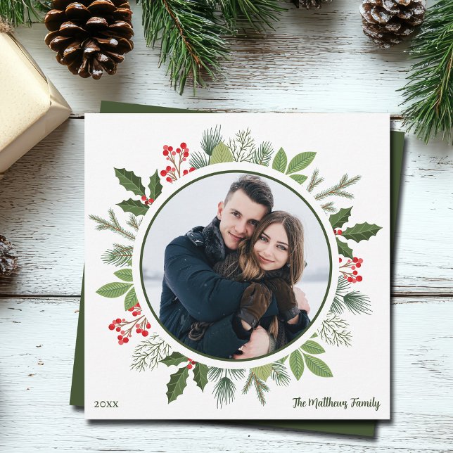 Cartão De Festividades Chic Olive Green Holly Christmas Wreath Photo (Criador carregado)