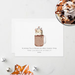 Cartão De Festividades Chocolate Milkshake Snowman Sweet<br><div class="desc">Ilustração de um milkshake de jarro de chocolate revestido com chantilly chicoteada,  fudge quente,  caramelo,  chips de chocolate,  sprinkles,  flocos de neve moldados em biscoito de Natal e boneco de neve marshmallow. Personalize o nome e o ano.</div>