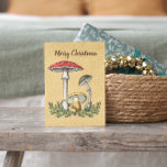 Cartão De Festividades Cogumelos antigos vegetais fungos castanhos natais<br><div class="desc">Deseje Feliz Natal com este cartão de antigas ilustrações da floresta com cogumelos e fungos.</div>