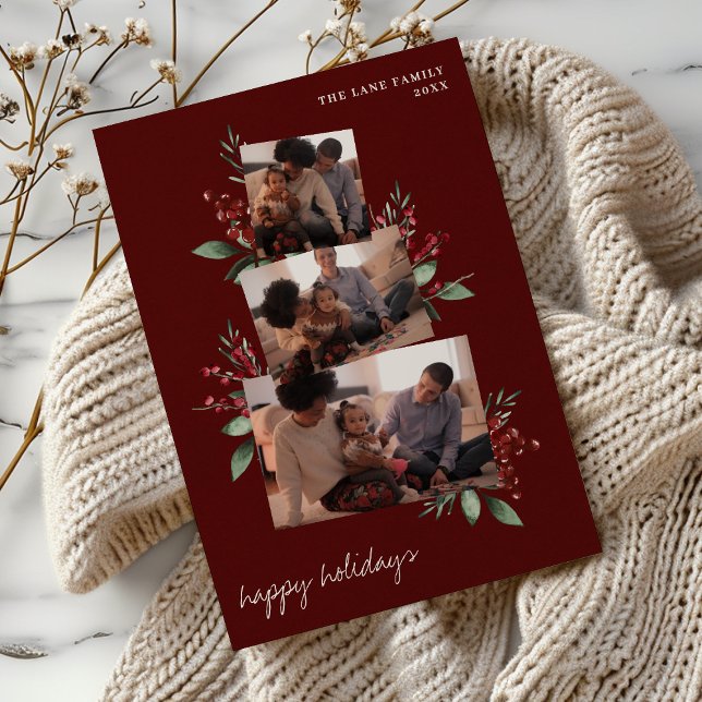 Cartão De Festividades Colagem de Fotos Burgundy com Berries e Greenery (Criador carregado)