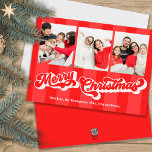 Cartão De Festividades Colagem de Fotos Retroativas de Natal Vermelho<br><div class="desc">Celebre a temporada com nossos cartões de natal de Colagem de Fotos Feliz Natal! Apresentando a tipografia retrô vermelha e um design moderno, fofo e caprichoso, essas cartas oferecem uma combinação perfeita de estilo minimalista simples e charme mínimo vintage. Mostre suas memórias favoritas com o layout multigráfico da família, adicionando...</div>
