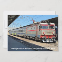 Comboio de passageiros na estação ferroviária de B