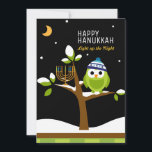 Cartão De Festividades Coruja Chanucá Bonita e Árvore Neve Menorah<br><div class="desc">Coruja Chanucá e Menorah lindas em uma Árvore Neve. Acenda as noites. Esta linda e colorida coruja de Hanukkah e Menorah em uma árvore de neve é totalmente divertida! O estilo Cartoon Colorido encantará amigos e familiares de todas as idades. Ele foi projetado para fazer todos sorrirem nesta temporada de...</div>