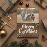 Cartão De Festividades Country Rustic Winter Merry Christmas Photo<br><div class="desc">Cartão de Natal de Natal do País com um fundo de madeira rústico,  uma fotografia de família para vocês personalizarem com um de seus próprios,  festivos sagrados,  um chá de neve,  as palavras "natal alegre" em um tipo de caligrafia e suas estações saudações por baixo.</div>