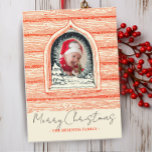 Cartão De Festividades Country Winter Log Cabin Christmas Photo<br><div class="desc">Uma cabana russa de inverno com árvores verdes torna estes cartões de Natal bonitos e intrincados. Personalize facilmente a sua imagem e mensagem.</div>
