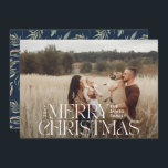 Cartão De Festividades Elegante foto moderna e mínima botânica azul marin<br><div class="desc">Imagem elegante,  fotografia moderna e mínima,  marinho natural,  azul-aquática,  tipografia botânica de cor azul-d-água,  carta de Natal feliz.</div>