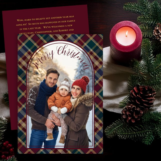 Cartão De Festividades Elegante Holly Berries Xadrez Carta de Foto de Nat (Elegant Holly and Berries and Rich Plaid Arch-Photo Merry Christmas Holiday Letter Greeting Card)