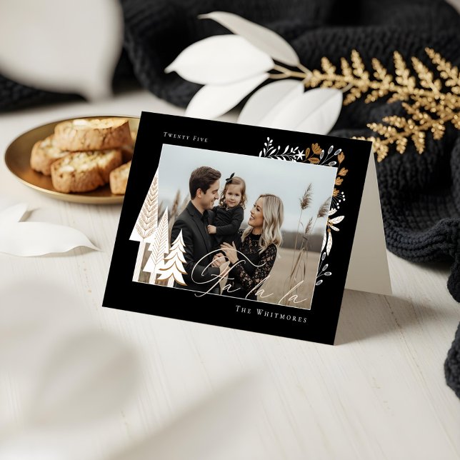 Cartão De Festividades Elegante Moderno Fa La Photo Evergreen Natal (Elegant Modern Fa La La Photo Evergreen Christmas Holiday Card)