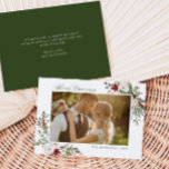 Cartão De Festividades Elegante Winter Greenery<br><div class="desc">Espalhe um pouco de alegria de Natal com este cartão de Natal com uma design de moldura de cor-de-água verde de Natal com Poinsettia,  bagas de Natal e rosas brancas.</div>