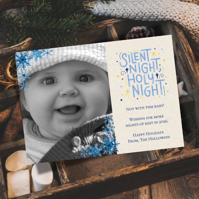 Cartão De Festividades Engraçado Bebê Azul, Uma Foto, Uma Noite Silencios (Spread holiday cheer with humor with this "Silent Night" newborn holiday card.)