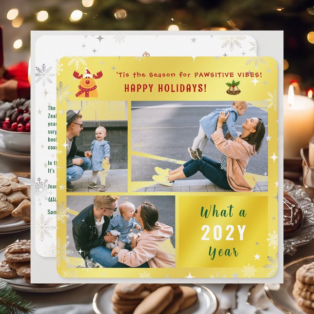 Cartão De Festividades Engraçado Rudolph Cute Feliz Férias Ouro 3 Foto (Cute Funny Elegant Rudolph 'Tis the Season Pawsitive Vibes Happy Holidays 3 Photos Snowflakes Golden)