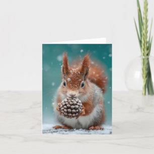 Cartão De Festividades Esquilo Vermelho Adorável na Neve com um Pinecone