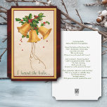 Cartão De Festividades Eu ouvi o Natal dos Bells<br><div class="desc">A frente deste cartão de Cartões de natal plano moderno apresenta uma imagem antiga de três sinos dourados amarrados e decorados com folhas verdes e groselhas vermelhas. Na parte inferior está o texto que diz "Eu ouvi os sinos... " "A imagem está bordada em vermelho escuro com um quadro vermelho...</div>