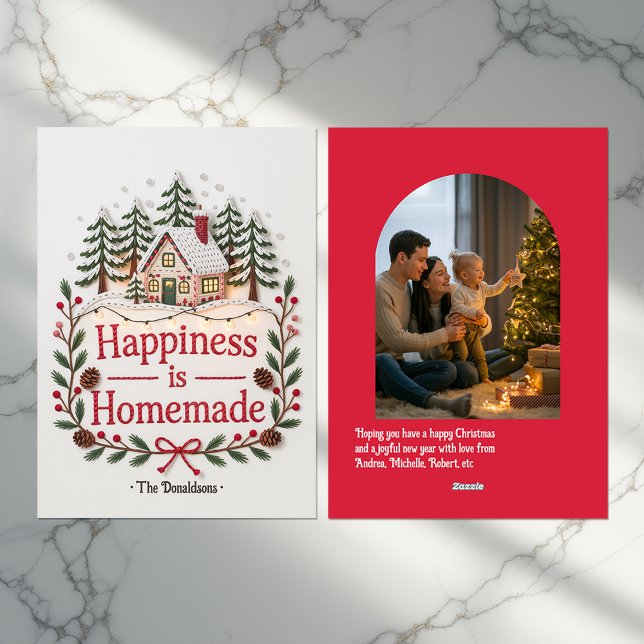 Cartão De Festividades Felicidade é Caseira Foto de Família de Casa Rústi (Happiness is Homemade Rustic Cottage Family Photo Holiday Card)
