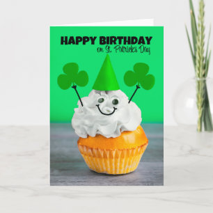 Cartão De Festividades Feliz Aniversário no Dia de São Patrício Cupcake D