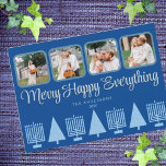 Cartão De Festividades Feliz Azul - Interfé - Árvore de Menorah - Fóco 4<br><div class="desc">Personalize esses 4 cartões de natal de colagem de fotos em uma simples Feliz azul pastel e azul escura Happy All interreligioso design. Uma elegante fonte estilizada de script em azul pálido com uma ligeira sombra em marinho escuro adiciona interesse e a fileira de cinco menorás azuis claros e quatro...</div>