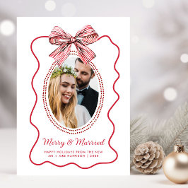 Cartão De Festividades Feliz Casado Quadro Ondulado Vermelho Arco Foto Na