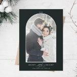 Cartão De Festividades Feliz de quadros de arco moderno e foto brilhante<br><div class="desc">Cartão de festas de arco moderno com roteiro decorativo "e" entre 2 palavras e um padrão verde de inverno no verso. Para uma personalização mais avançada deste design,  clique no BOTÃO FERRAMENTA DESIGN AZUL.</div>