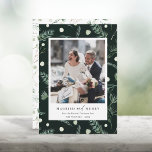 Cartão De Festividades Feliz e casada Aquarela Foto de inverno Greeneresc<br><div class="desc">Natal moderno e simples | cartão com fotos de férias sobre um fundo verde e verde de inverno. Para personalização mais avançada deste design,  clique no BOTÃO FERRAMENTA DESIGN AZUL para alterar a fonte,  o tamanho e a cor.</div>
