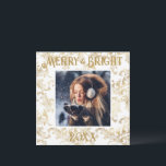 Cartão De Festividades Feliz Elegante e fotografia Dourada brilhante<br><div class="desc">Feliz e tipografia brilhante do padrão vintage elegante. Uma bela vassoura aflita design com sua foto favorita no centro. Personalize com sua mensagem e seu nome no verso. O cartão de cartões de natal perfeito.</div>