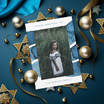 Cartão De Festividades Feliz Hanukkah Azul Bruçou Foto de Feriado Judeu<br><div class="desc">Editar e personalizar para alterar o nome,  o ano e as fontes,  a cor do quadro e a mensagem no verso. Personalize ainda mais para adicionar mais texto ou mais fotos no verso.</div>