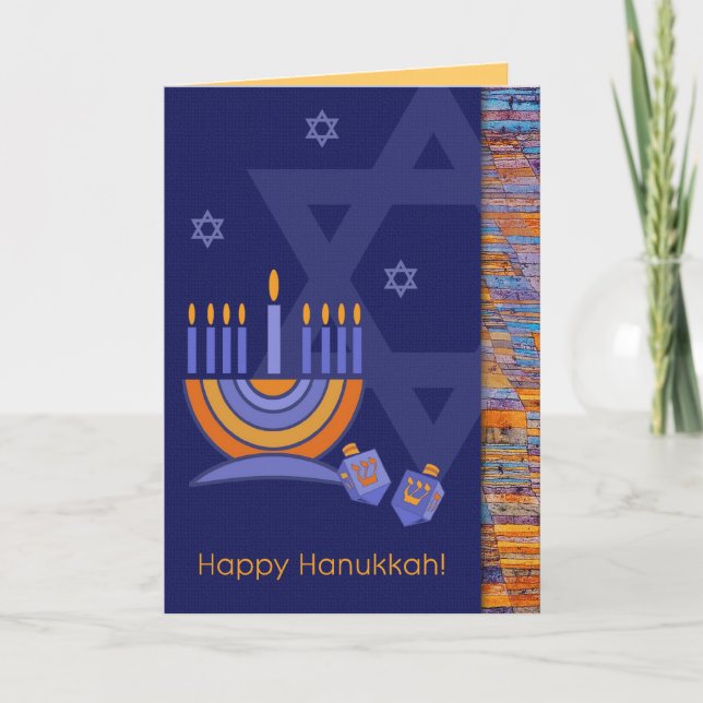 Cartão De Festividades Feliz Hanukkah. Menorah com Dreidels (Frente)