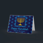 Cartão De Festividades FELIZ HANUKKAH Menorah Dreidel Personalizado<br><div class="desc">Na moda para celebrar HANUKKAH. Fundo azul escuro com padrão de sonho azul ciano e tipografia. O texto do marcador de posição na saudação de cobrir e dentro é personalizável,  para que você possa adicionar seu nome e alterar a mensagem. Parte da Coleção HANUKKAH de Designs Bereanos.</div>