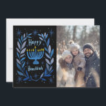 Cartão De Festividades Feliz Hanukkah Menorah Mão Desenhada FOTO PERSONAL<br><div class="desc">Doce coroa para desejar a alguém feriado feliz! Adicione sua própria foto! Clique em "personalizar" para adicionar sua própria foto. Você também pode adicionar texto ao lado frontal ou traseiro. Procure mais opções no meu compro. Também disponível como download digital para enviar instantaneamente por e-mail ou mensagem de texto e...</div>
