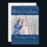 Cartão De Festividades Feliz Natal Azul e Silver Foto das Estrelas de Fol<br><div class="desc">Feliz Cartão com fotos de Azul de Natal e Silver Foil Stars. A imagem e o nome da família podem ser substituídos no Cartão de Natal de Feliz Natal azul e prateado.</div>