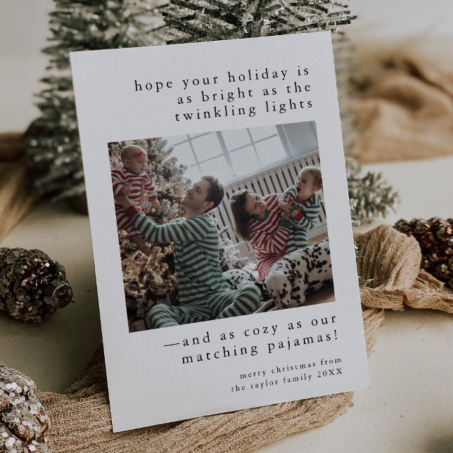 Cartão De Festividades Feliz Natal da Família Escura EMELIA (EMELIA Black Cute Family Photo Funny Christmas Holiday Card)