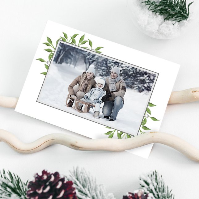 Cartão De Festividades Feliz Natal Elegante Foto Tradicional Verde (Christmas holiday greenery and foliage simple photo folding card. )