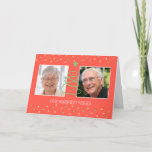 Cartão De Festividades Feliz Natal Foto de Avós para Netos<br><div class="desc">Os avós vão adorar este cartão de Natal divertido,  com duas fotos que podem ser personalizadas para os vossos netos. Fundo vermelho-claro com pontos amarelos verdes e uma árvore de Natal divertida conectando as fotos.   Texto pode ser alterado de acordo com feriado,  ocasião e pessoa.</div>