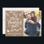 Cartão De Festividades Feliz Natal Foto do Casal das Luzes de Burlap<br><div class="desc">Feliz Natal Y'all Burlap String Lights Mason Jars Casal Cartão de Feriado - Burlap Back</div>