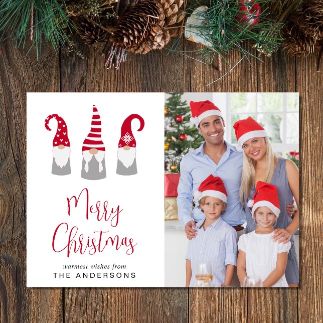 Cartão De Festividades Feliz Natal Gnomos Foto (Share the love and warmth of the season with your personalized photo Christmas card)
