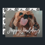 Cartão De Festividades Feliz Natal Pet Foto de Natal<br><div class="desc">Espalhe alegria nesta época de festas com este cartão de foto de Natal elegante que apresenta seu amigo de quatro patas favorito,  com uma escrita moderna que diz "Feliz Howlidays" e vem com um padrão de impressão de pata aquarela no verso.</div>