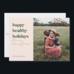 Cartão De Festividades Feliz Natal Saudável Foto Esmagada e Verde<br><div class="desc">Este na moda e cartão com fotos de feriado moderno tem uma mensagem de feriado significativa. Simplesmente personalize com sua própria foto e nome. Todas as cores são personalizáveis.</div>