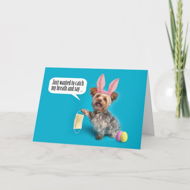 Cartão De Festividades Felz pascoa Yourkie Tirando Máscara Pandêmica (Frente)