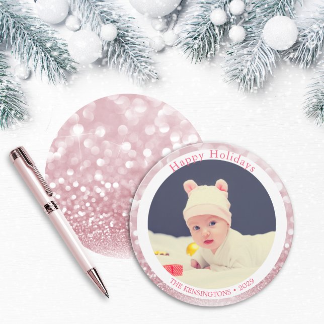 Cartão De Festividades Feriados Felizes, Glitz Rosa Rosa (Baby’s First Christmas Round Holiday Photo Card)